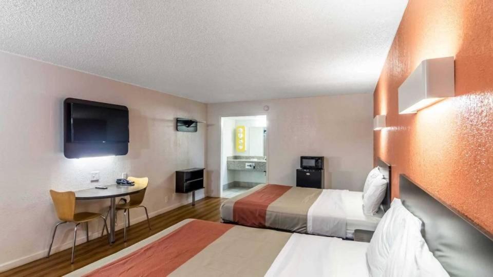 Whitten Inn Clinton Luaran gambar